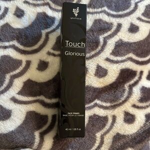 Touch Glorious Face Primer